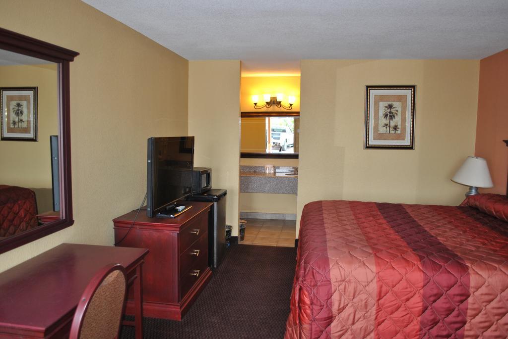 Executive Inn Brookshire المظهر الخارجي الصورة