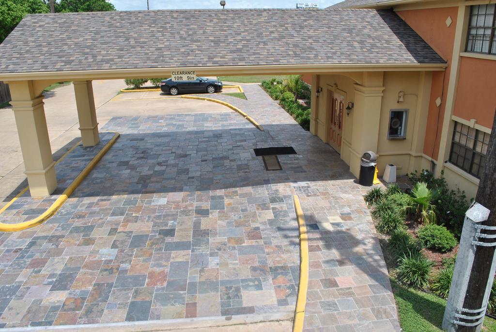 Executive Inn Brookshire المظهر الخارجي الصورة