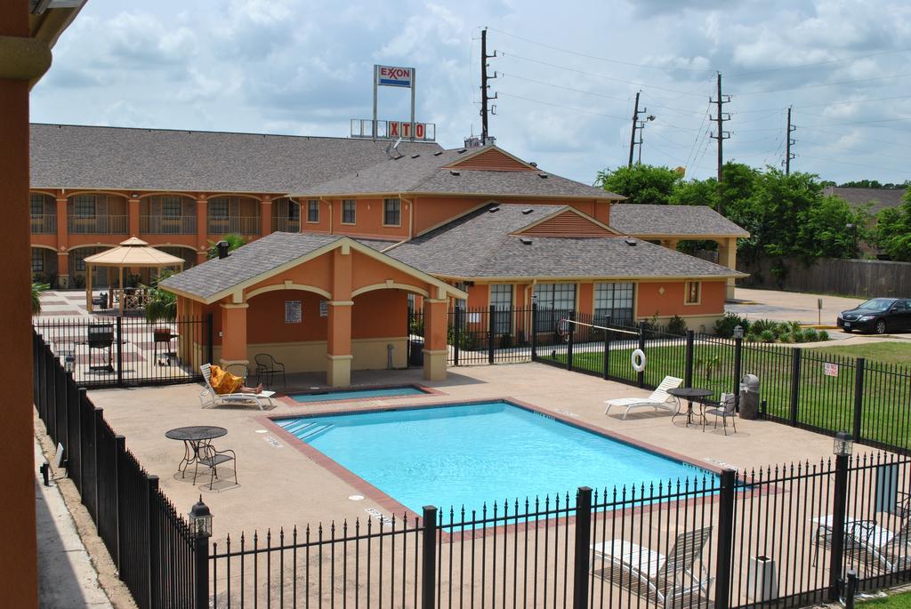 Executive Inn Brookshire المظهر الخارجي الصورة