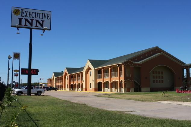 Executive Inn Brookshire المظهر الخارجي الصورة